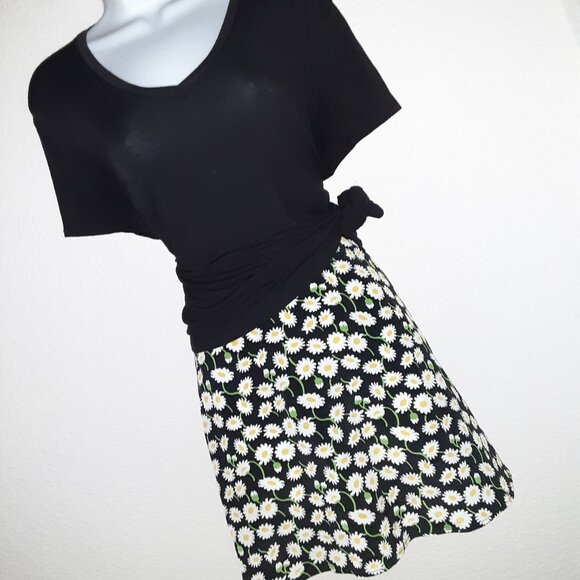 Daisy Mini Skirt * Size 5/6 * 25" Waist * Flowy * A-Line * Like New * Y2K - Picture 6 of 7